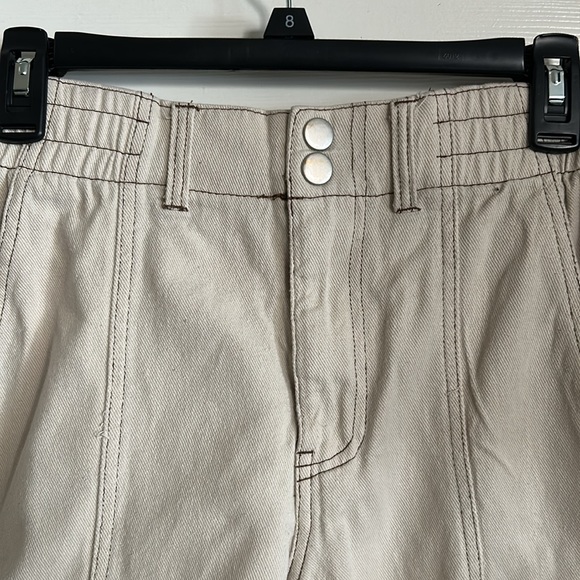 Full Tilt Ivory Cargo Jeans. - Picture 2 of 6